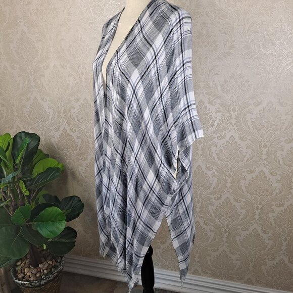 Loft Outlet Gray, White, Blue Plaid Open Front Kimono Duster Fringe One Size - Picture 6 of 11